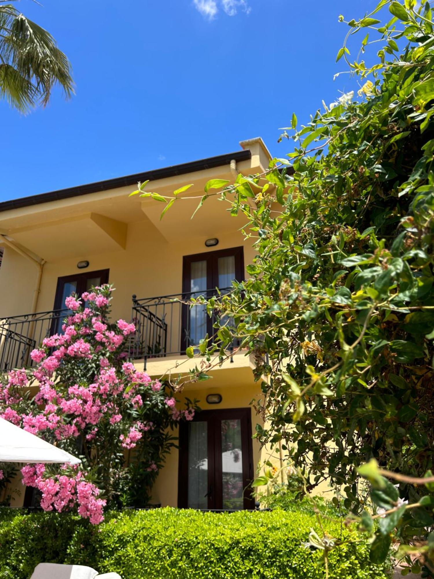 Danlin Hotel
